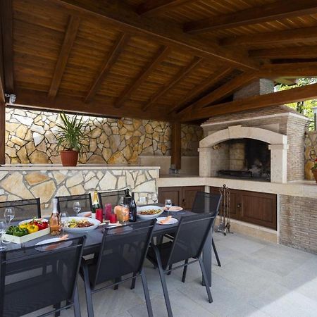 Villa Vita In Porec - Haus Fuer 6-8 Personen Kastelir Luaran gambar