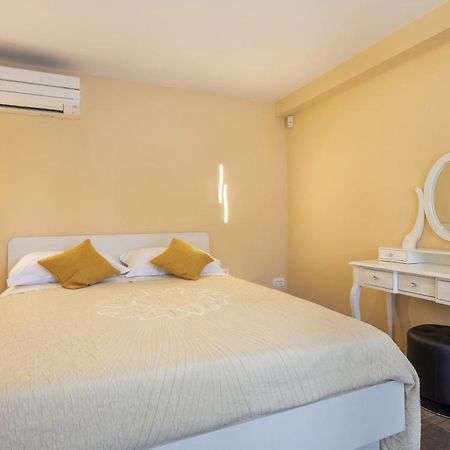 Villa Vita In Porec - Haus Fuer 6-8 Personen Kastelir Luaran gambar