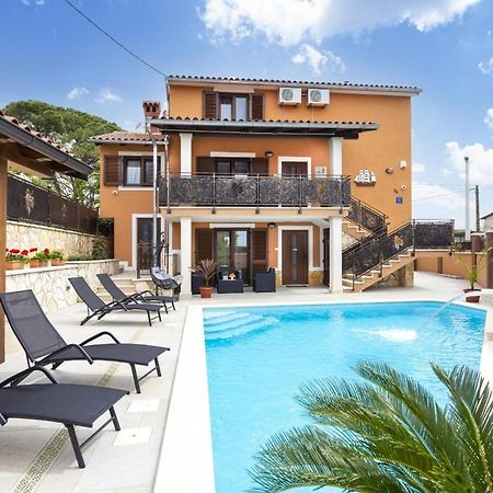 Villa Vita In Porec - Haus Fuer 6-8 Personen Kastelir Luaran gambar
