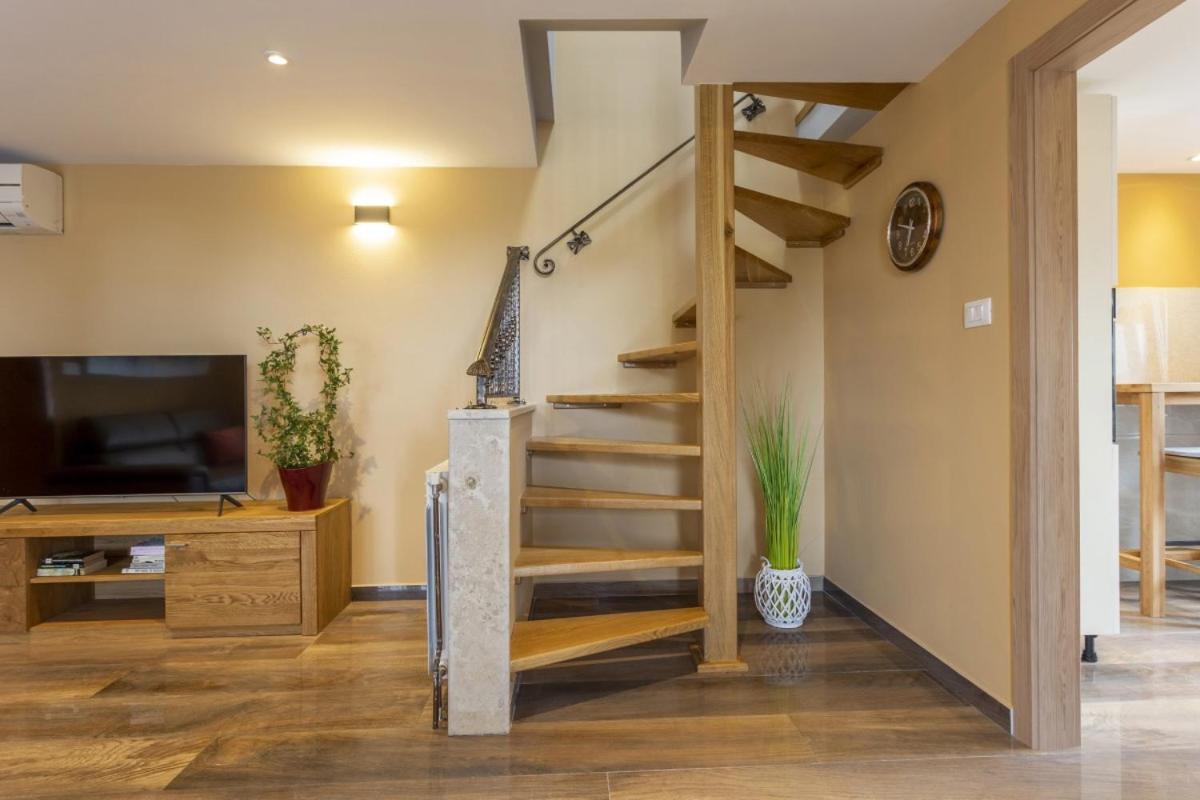 Villa Vita In Porec - Haus Fuer 6-8 Personen Kastelir Luaran gambar