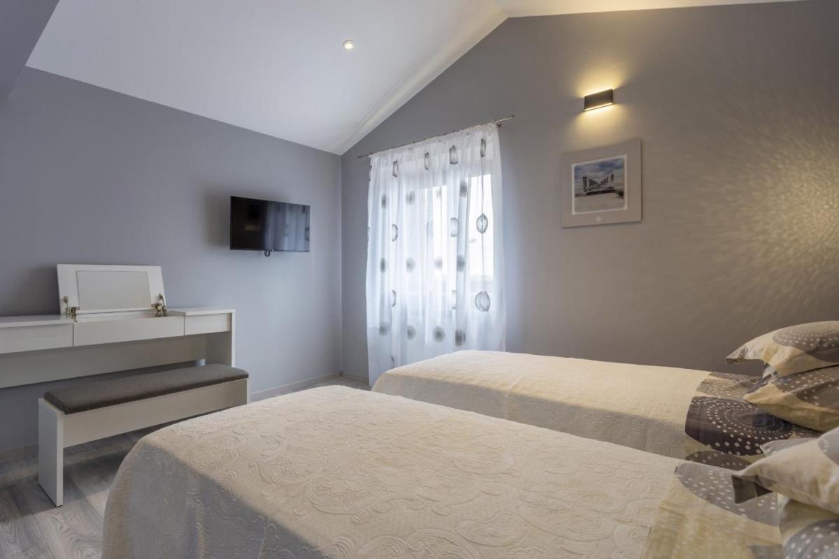 Villa Vita In Porec - Haus Fuer 6-8 Personen Kastelir Luaran gambar