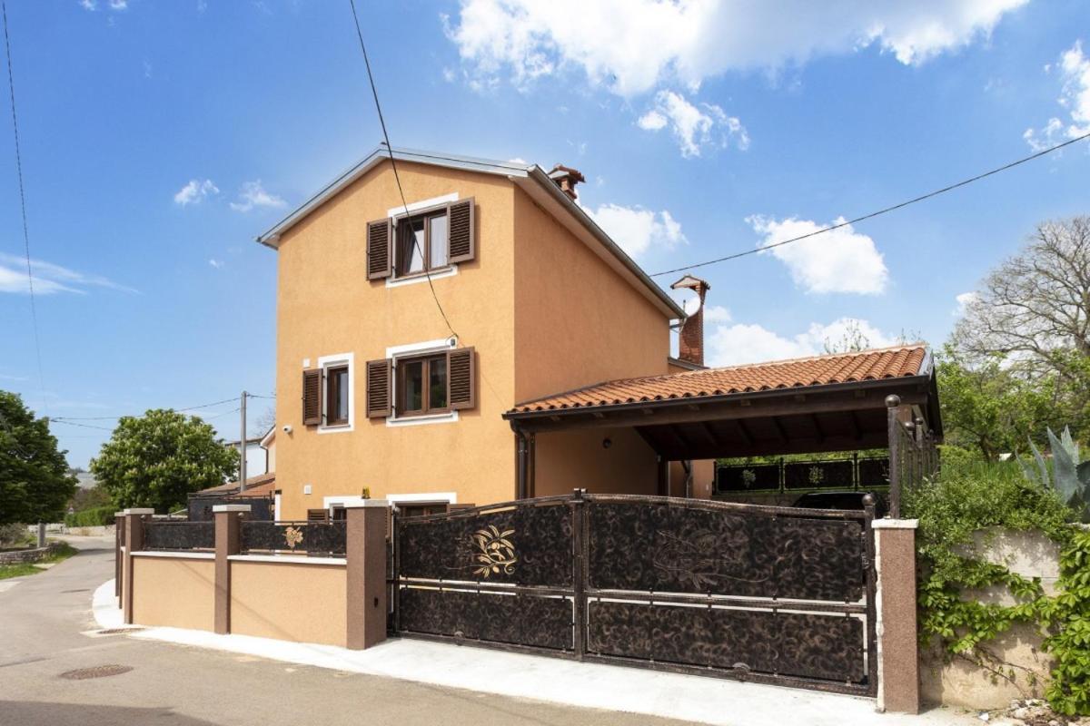 Villa Vita In Porec - Haus Fuer 6-8 Personen Kastelir Luaran gambar